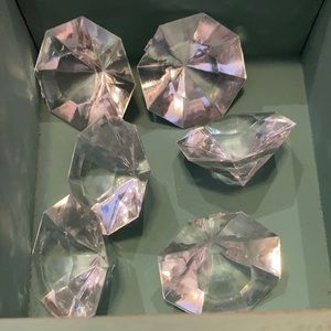 6pc clear plastic fake diamonds